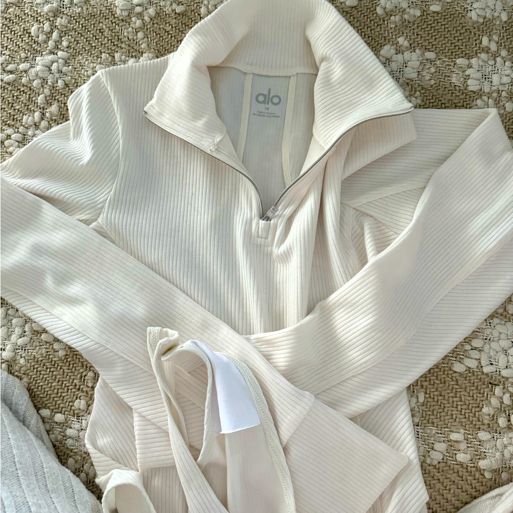 Alo yoga bodysuit size M ivory